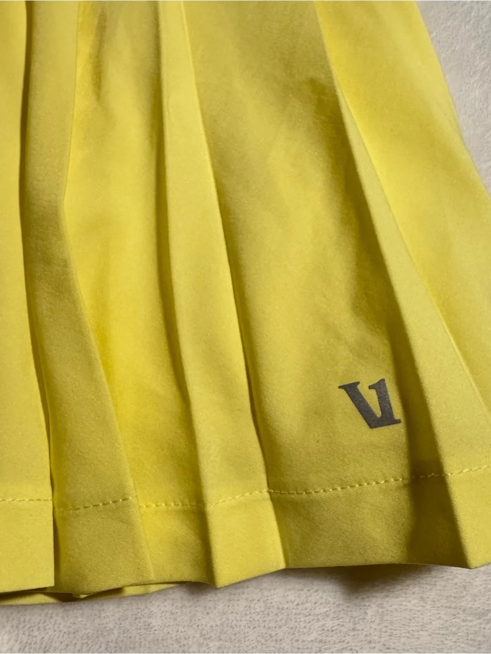 Vuori lightweight pleated